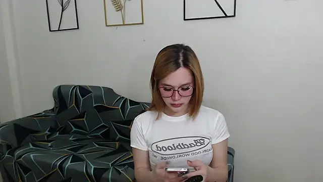 AmazingLuchie online show from February 2025 05:41:01 AM