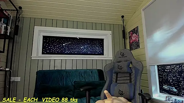 SandyChris online show from September 2025 09:25:02 AM