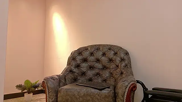 Snapshot of niky_smit chatting on March 2025 11:37:02 AM niky smit online show from March 2025 11:37:02 AM