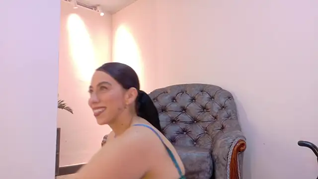 Snapshot of niky_smit chatting on September 2025 12:51:01 PM niky smit online show from September 2025 12:51:01 PM