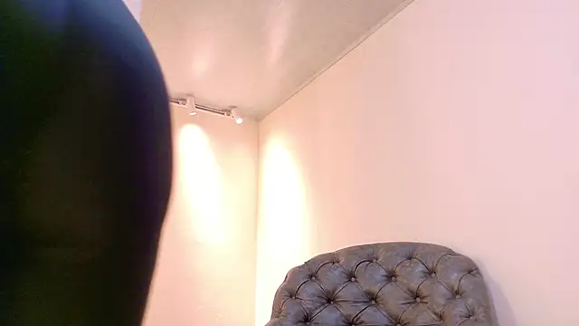 Snapshot of niky_smit chatting on September 2025 10:42:01 AM niky smit online show from September 2025 10:42:01 AM