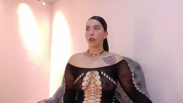 Snapshot of niky_smit chatting on November 2025 10:48:01 AM niky smit online show from November 2025 10:48:01 AM