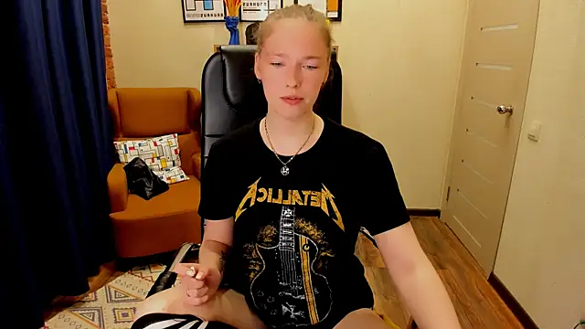  fiona Love online show from April 2026 07:59:02 PM