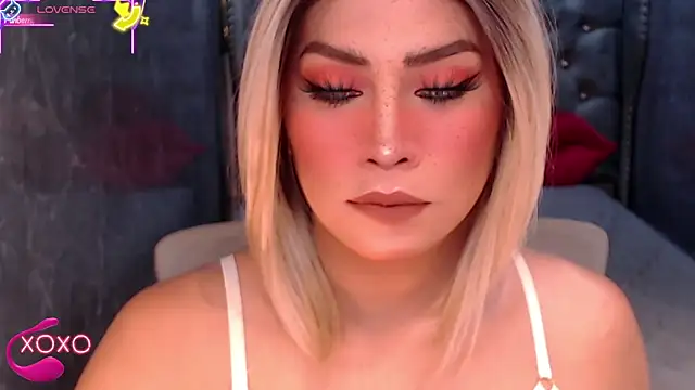 Snapshot of QUEEN_GIAMOORE69 chatting on September 2025 07:28:01 PM QUEEN GIAMOORE69 online show from September 2025 07:28:01 PM