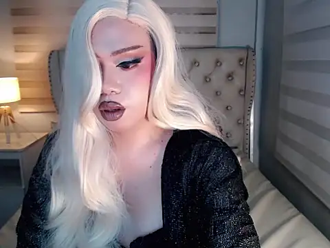 Snapshot of RebecaNextToYou chatting on May 2026 12:31:02 PM RebecaNextToYou online show from May 2026 12:31:02 PM