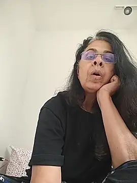 Susannemilf online show from November 2025 07:02:02 PM