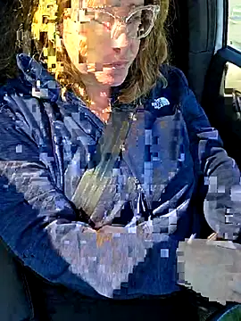 julimonroe online show from March 2025 06:07:01 PM