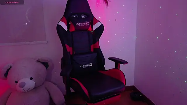 Snapshot of Lia_Tinez chatting on November 2025 11:59:02 PM Lia Tinez online show from November 2025 11:59:02 PM