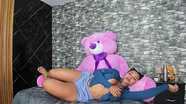 Snapshot of HeidyWillss chatting on February 2025 12:03:01 AM HeidyWillss online show from February 2025 12:03:01 AM