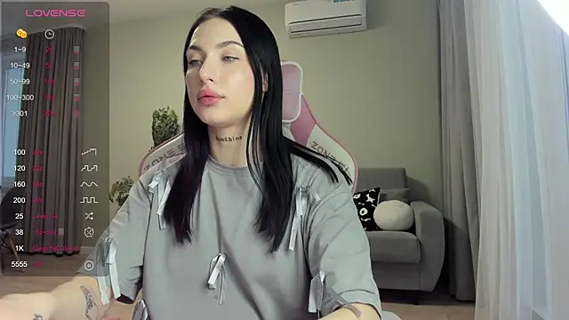 JenniferQueen11 online show from February 2025 10:42:02 AM