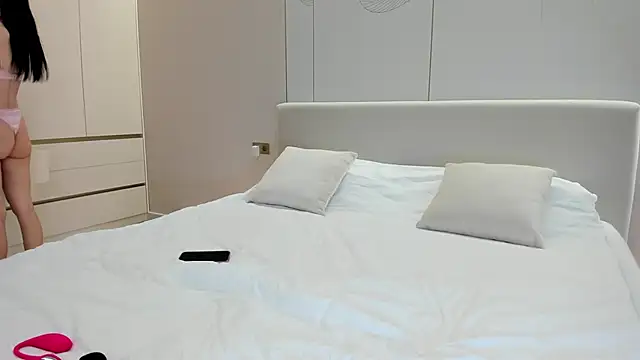 JenniferQueen11 online show from November 2025 03:55:01 PM