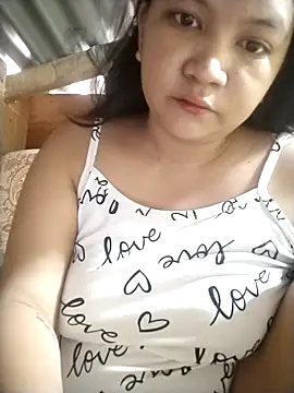 Snapshot of milkytitsmom4u chatting on March 2026 02:57:02 AM milkytitsmom4u online show from March 2026 02:57:02 AM