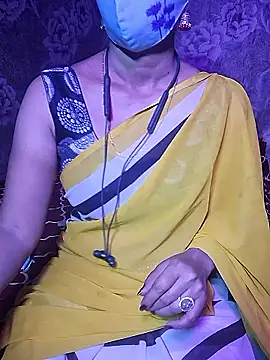 Snapshot of XBHUUME chatting on November 2025 05:02:01 PM XBHUUME online show from November 2025 05:02:01 PM