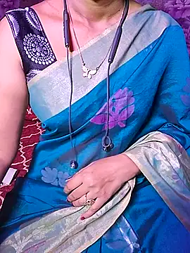 Snapshot of XBHUUME chatting on November 2025 05:22:01 PM XBHUUME online show from November 2025 05:22:01 PM