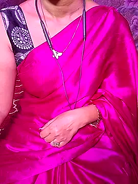 Snapshot of XBHUUME chatting on November 2025 05:12:01 PM XBHUUME online show from November 2025 05:12:01 PM