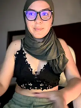 MatchedEyebrow online show from September 2025 09:50:01 PM