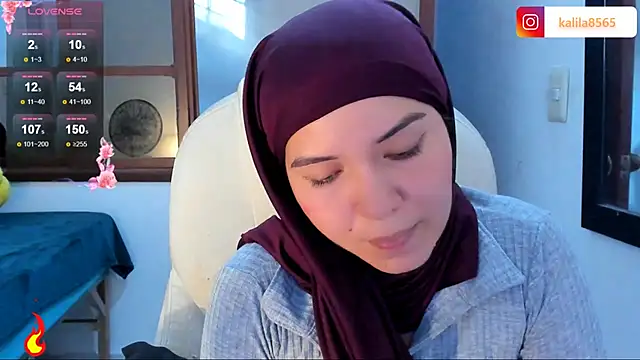 MatchedEyebrow online show from October 2025 09:03:01 PM