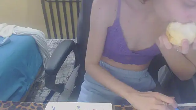 Snapshot of Laco-cO chatting on November 2025 04:16:01 PM Laco-cO online show from November 2025 04:16:01 PM