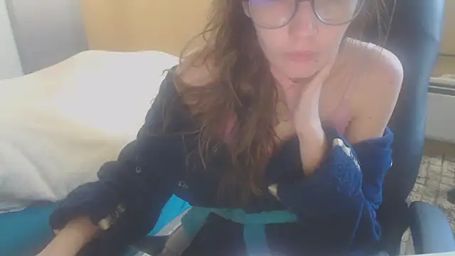 Snapshot of Laco-cO chatting on November 2025 08:35:01 AM Laco-cO online show from November 2025 08:35:01 AM