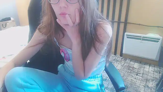 Snapshot of Laco-cO chatting on November 2025 06:45:02 AM Laco-cO online show from November 2025 06:45:02 AM