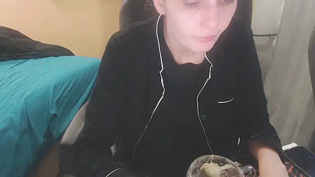 Snapshot of Laco-cO chatting on December 2025 11:52:01 AM Laco-cO online show from December 2025 11:52:01 AM