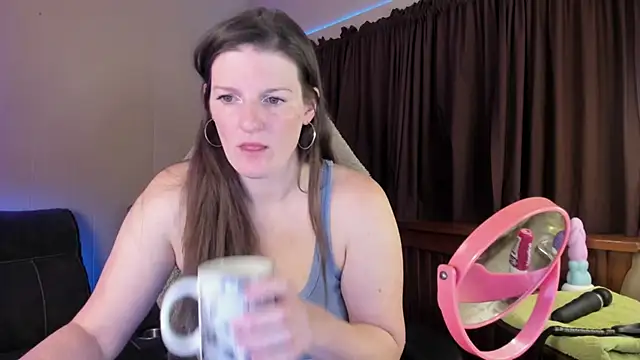 Kelly Carolina online show from December 2025 12:10:01 PM