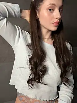 Camilla Railian online show from March 2025 03:20:01 AM