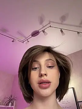 Snapshot of Camilla_Railian chatting on April 2026 09:04:01 PM Camilla Railian online show from April 2026 09:04:01 PM