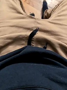 Snapshot of MrandMrsHaze chatting on November 2025 06:03:01 AM MrandMrsHaze online show from November 2025 06:03:01 AM