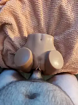 Snapshot of MrandMrsHaze chatting on December 2025 04:05:01 PM MrandMrsHaze online show from December 2025 04:05:01 PM