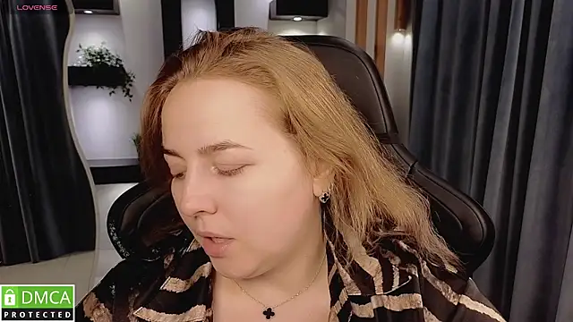 Snapshot of Mira_Mermayd chatting on November 2025 01:27:02 AM Mira Mermayd online show from November 2025 01:27:02 AM