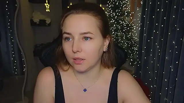 Snapshot of Mira_Mermayd chatting on December 2025 08:07:02 AM Mira Mermayd online show from December 2025 08:07:02 AM