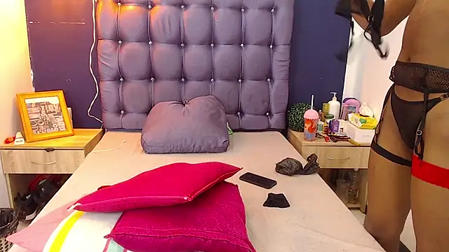 Snapshot of Keilyn_Hot_ chatting on January 2025 07:04:01 PM Keilyn Hot online show from January 2025 07:04:01 PM