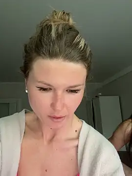 Snapshot of AngelMiaM chatting on May 2026 04:36:02 PM AngelMiaM online show from May 2026 04:36:02 PM