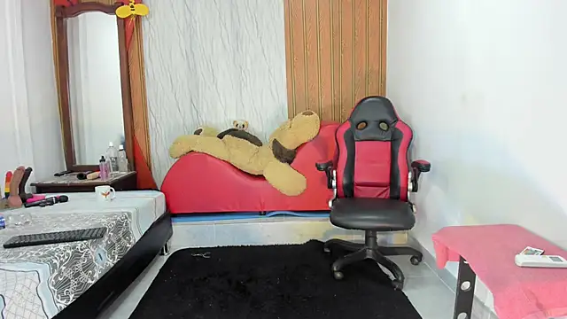 Lunastar02 online show from June 2026 01:44:02 PM