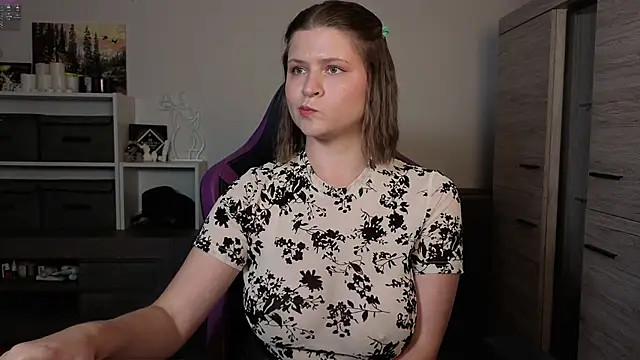 TinniAngel online show from September 2025 05:24:02 PM