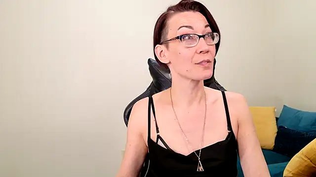 EveEnigma online show from February 2025 05:04:01 PM