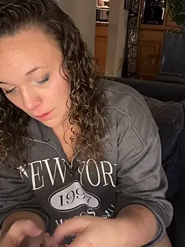 Snapshot of AuroraSummers chatting on November 2025 12:53:01 AM AuroraSummers online show from November 2025 12:53:01 AM