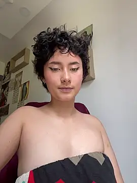 Snapshot of bellaa-w chatting on October 2025 05:50:02 PM bellaa-w online show from October 2025 05:50:02 PM