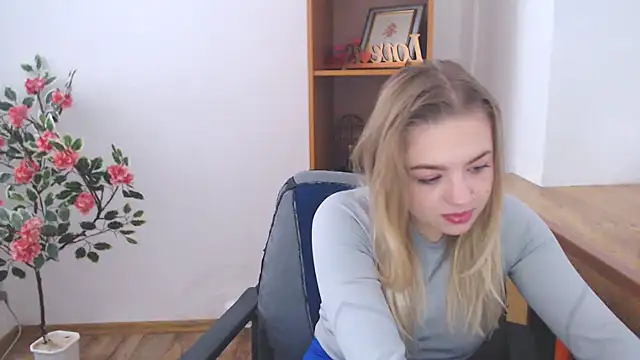 CrazyGloria online show from October 2025 05:41:02 AM