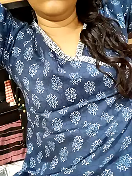 Snapshot of Diya_143 chatting on March 2025 10:24:01 AM Diya 143 online show from March 2025 10:24:01 AM