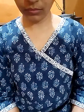 Snapshot of Diya_143 chatting on March 2025 03:59:01 PM Diya 143 online show from March 2025 03:59:01 PM