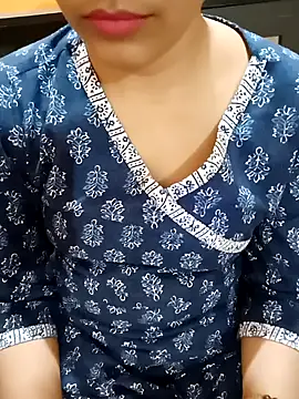 Snapshot of Diya_143 chatting on March 2025 07:05:01 PM Diya 143 online show from March 2025 07:05:01 PM