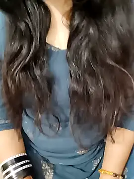 Snapshot of Diya_143 chatting on March 2025 11:04:02 PM Diya 143 online show from March 2025 11:04:02 PM