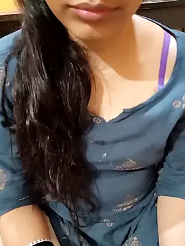 Snapshot of Diya_143 chatting on March 2025 09:13:02 PM Diya 143 online show from March 2025 09:13:02 PM