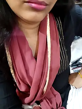 Snapshot of Diya_143 chatting on March 2025 02:26:02 PM Diya 143 online show from March 2025 02:26:02 PM