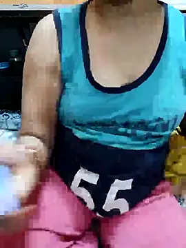 Snapshot of Diya_143 chatting on October 2025 05:35:02 PM Diya 143 online show from October 2025 05:35:02 PM