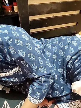 Snapshot of Diya_143 chatting on October 2025 05:57:01 PM Diya 143 online show from October 2025 05:57:01 PM