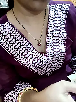 Snapshot of Diya_143 chatting on October 2025 01:54:02 PM Diya 143 online show from October 2025 01:54:02 PM