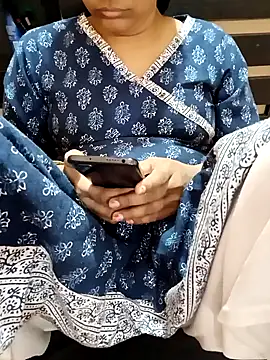 Snapshot of Diya_143 chatting on November 2025 08:19:01 PM Diya 143 online show from November 2025 08:19:01 PM